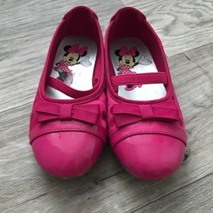 hot pink Disney Minnie Mouse dress shoes